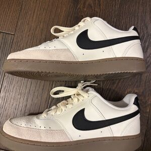 NIKE COURT VISION LO